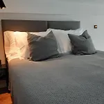 Loft Style Apartment- Free Parking- Free Gym- Keyless Access 公寓 塔尔图