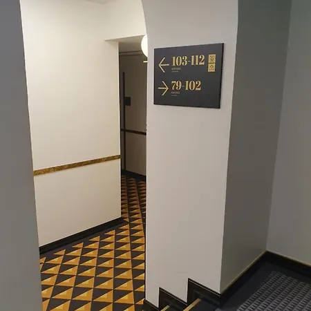 Loft Style Apartment- Free Parking- Free Gym- Keyless Access