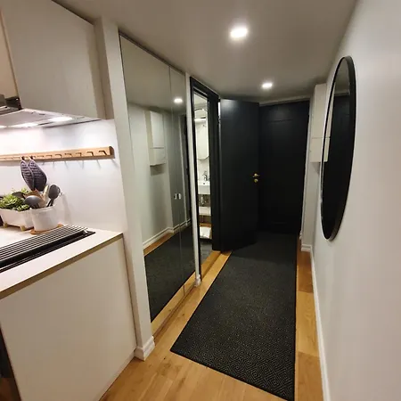 Loft Style Apartment- Free Parking- Free Gym- Keyless Access 아파트 타르투