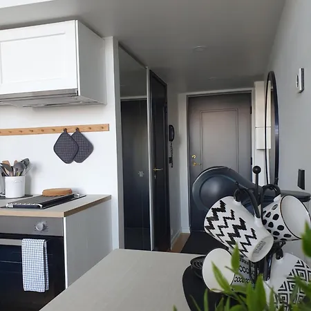 Loft Style Apartment- Free Parking- Free Gym- Keyless Access Apartment Tartu