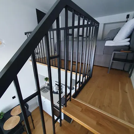 Loft Style Apartment- Free Parking- Free Gym- Keyless Access
