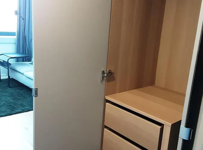 Loft Style Apartment- Free Parking- Free Gym- Keyless Access 公寓