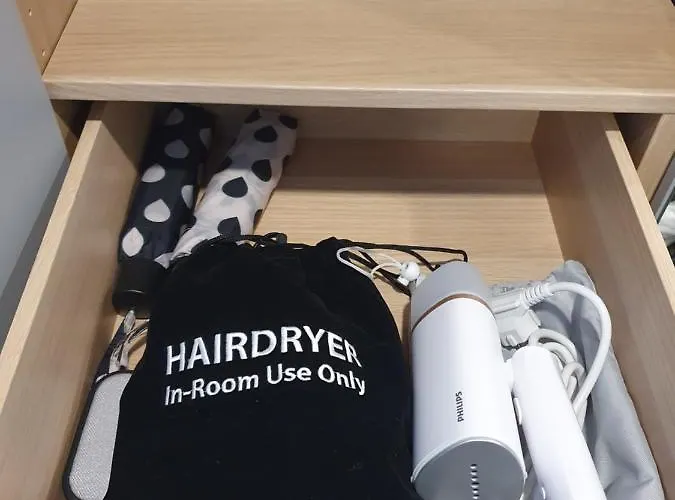 Loft Style Apartment- Free Parking- Free Gym- Keyless Access 公寓 *