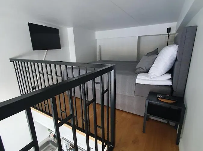 Loft Style Apartment- Free Parking- Free Gym- Keyless Access 公寓 *