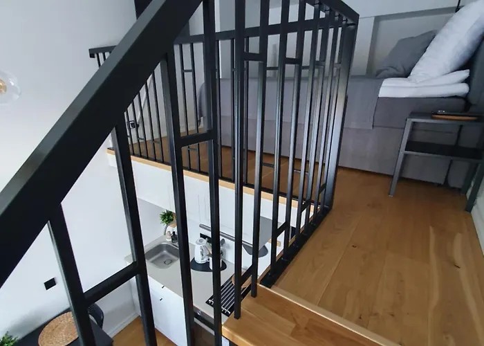 Loft Style Apartment- Free Parking- Free Gym- Keyless Access