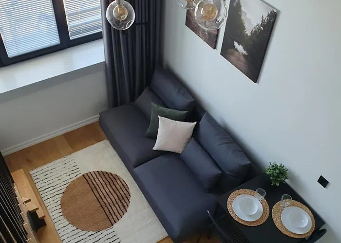 Loft Style Apartment- Free Parking- Free Gym- Keyless Access *